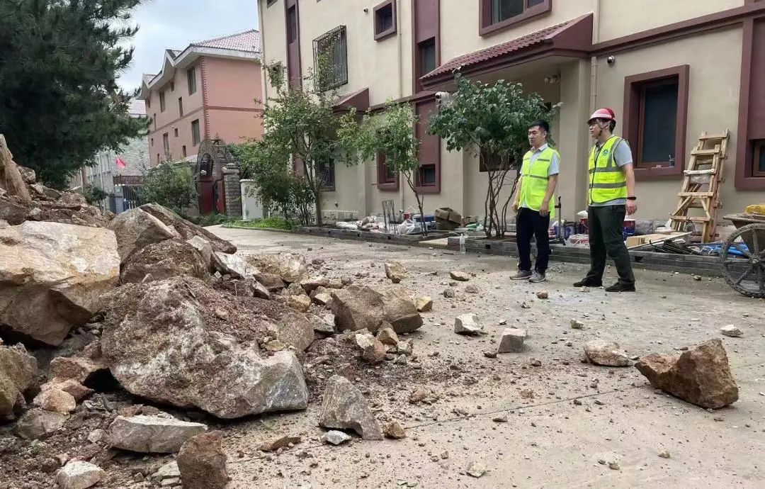 北京市商量当然资源委延庆分局马上行动、积极吩咐强降雨后安全排查 筑牢东谈主民世界安全“堡垒”