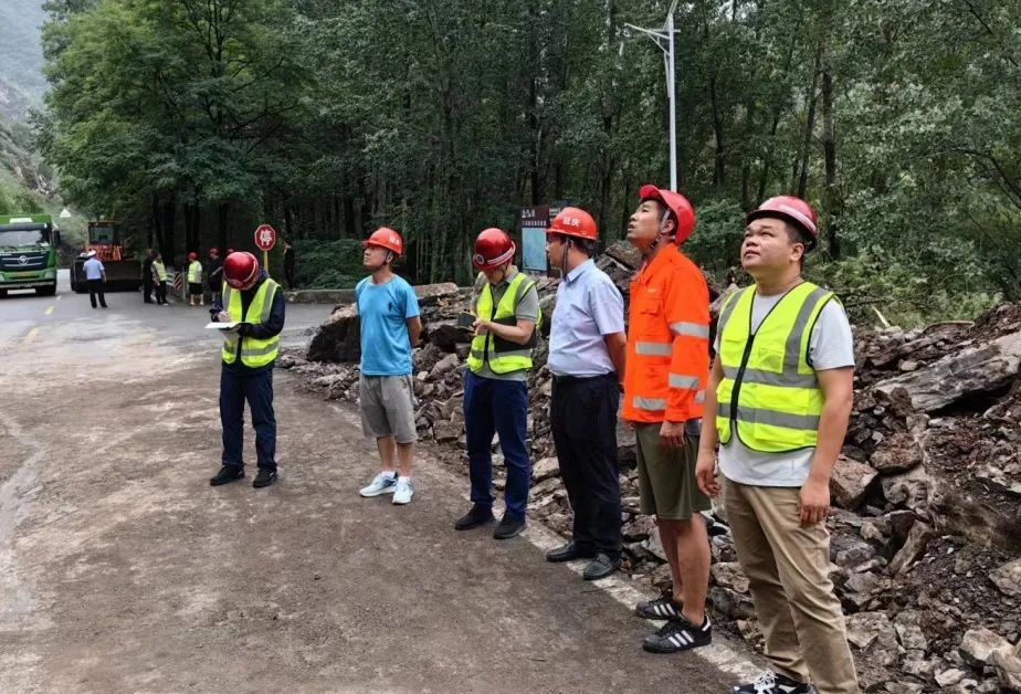 北京市商量当然资源委延庆分局马上行动、积极吩咐强降雨后安全排查 筑牢东谈主民世界安全“堡垒”