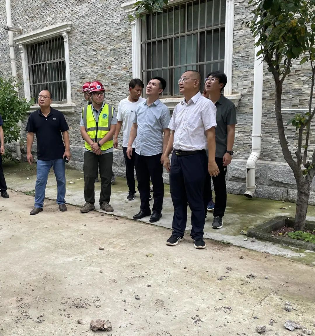 北京市商量当然资源委延庆分局马上行动、积极吩咐强降雨后安全排查 筑牢东谈主民世界安全“堡垒”