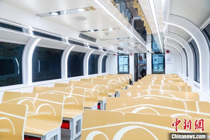 大运河杭州上新：首艘绿色新能源公交船将投用服务亚运