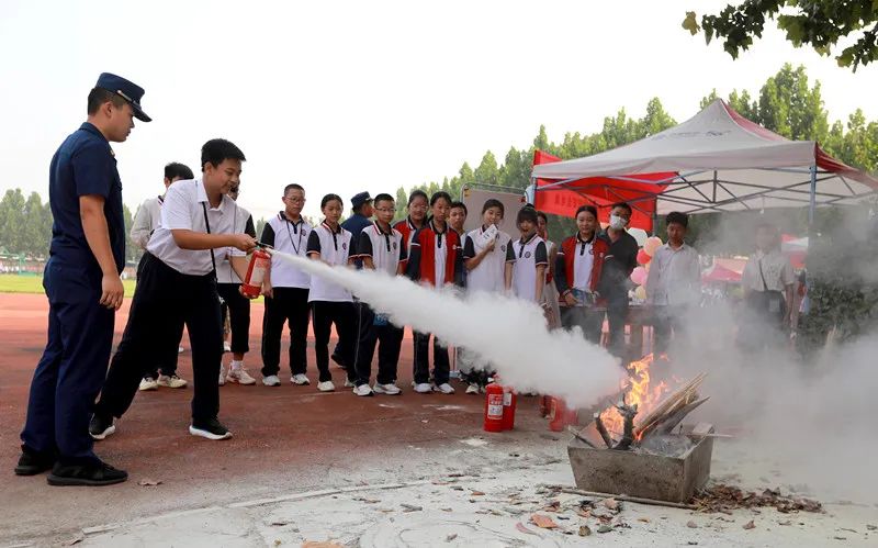 昨天，全寿光的孩子都很羡慕圣城中学的孩子！
