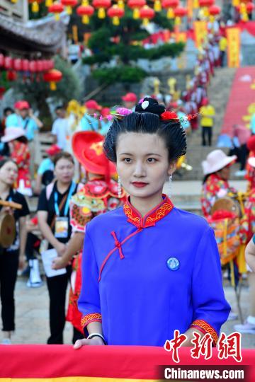 妈祖故里“疯妈祖”:梳妈祖髻、发“继光饼”、品“妈祖面”