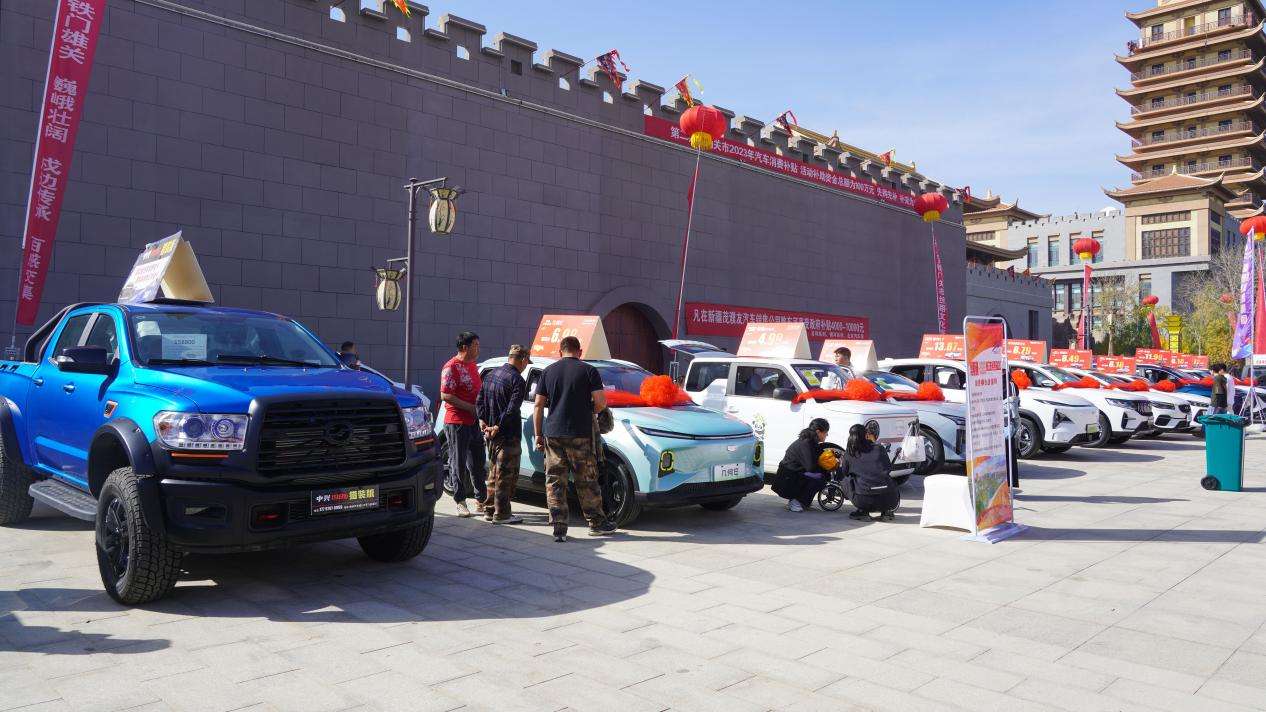 兵团二师铁门关市丝路文化旅游节开幕