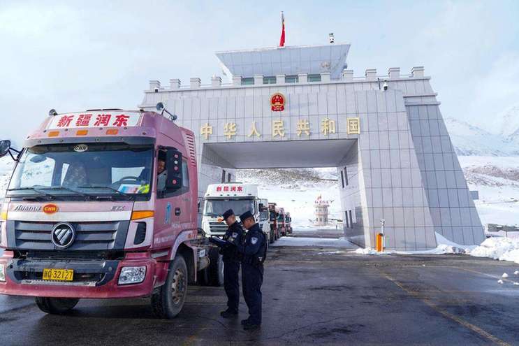 边检部门全力保障世界海拔最高口岸常年开放