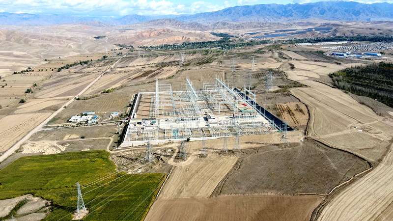 长度逾万千米 新疆建成全国范围内750千伏输电线路最长省级主网架 IMG_259