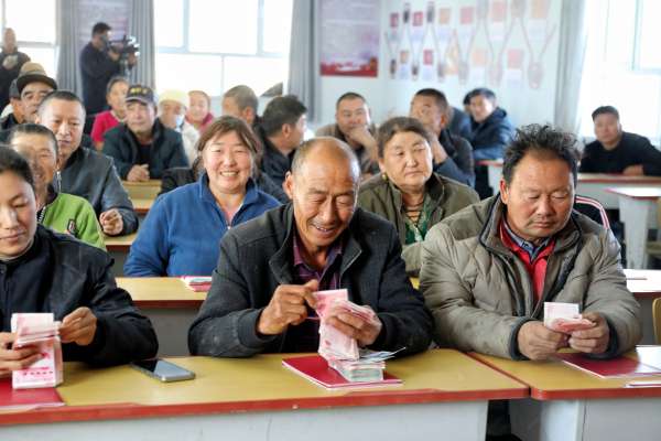 新疆乌苏：合作社分红 乐享集体经济“红利”