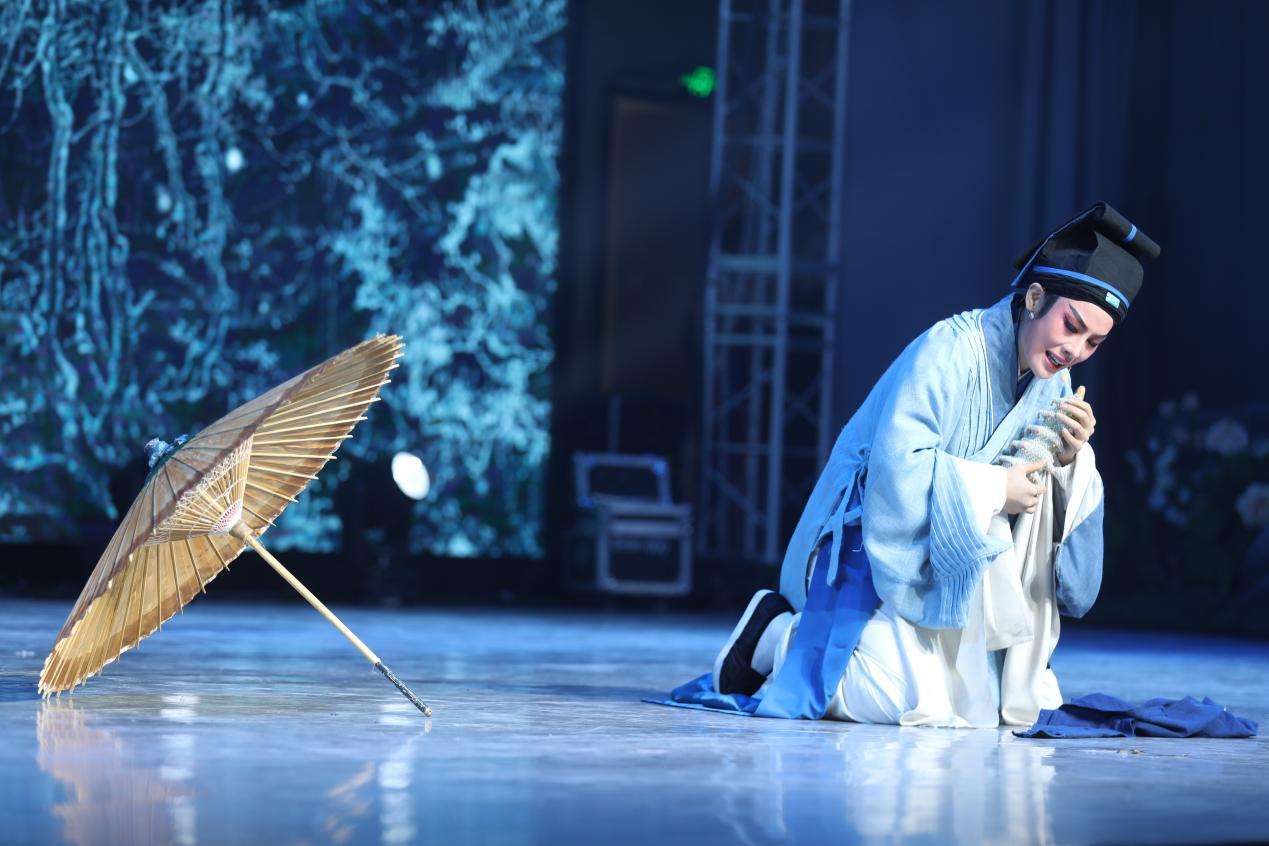 浙江小百花越剧团首次走进阿克苏 开展援疆巡演
