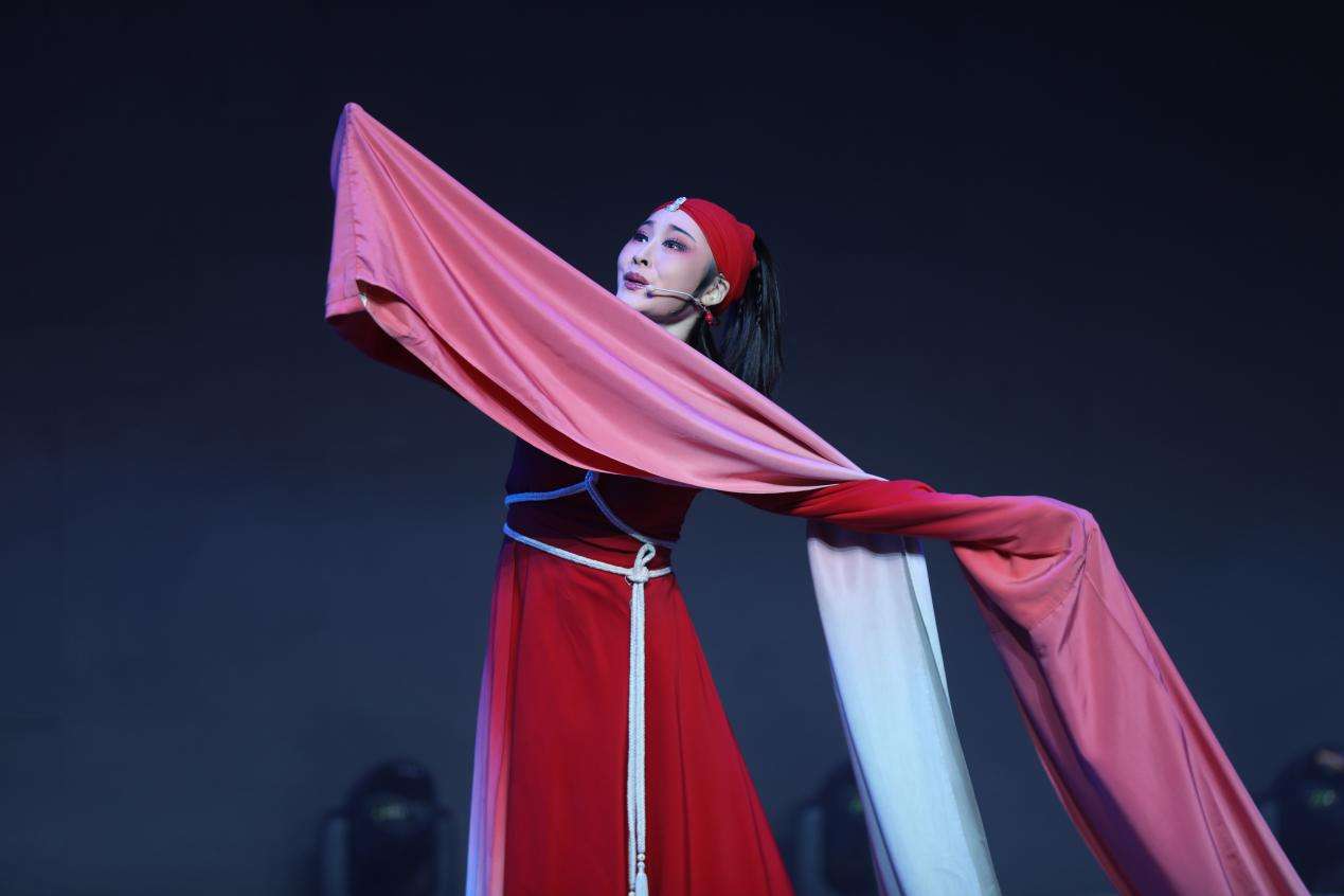浙江小百花越剧团首次走进阿克苏 开展援疆巡演