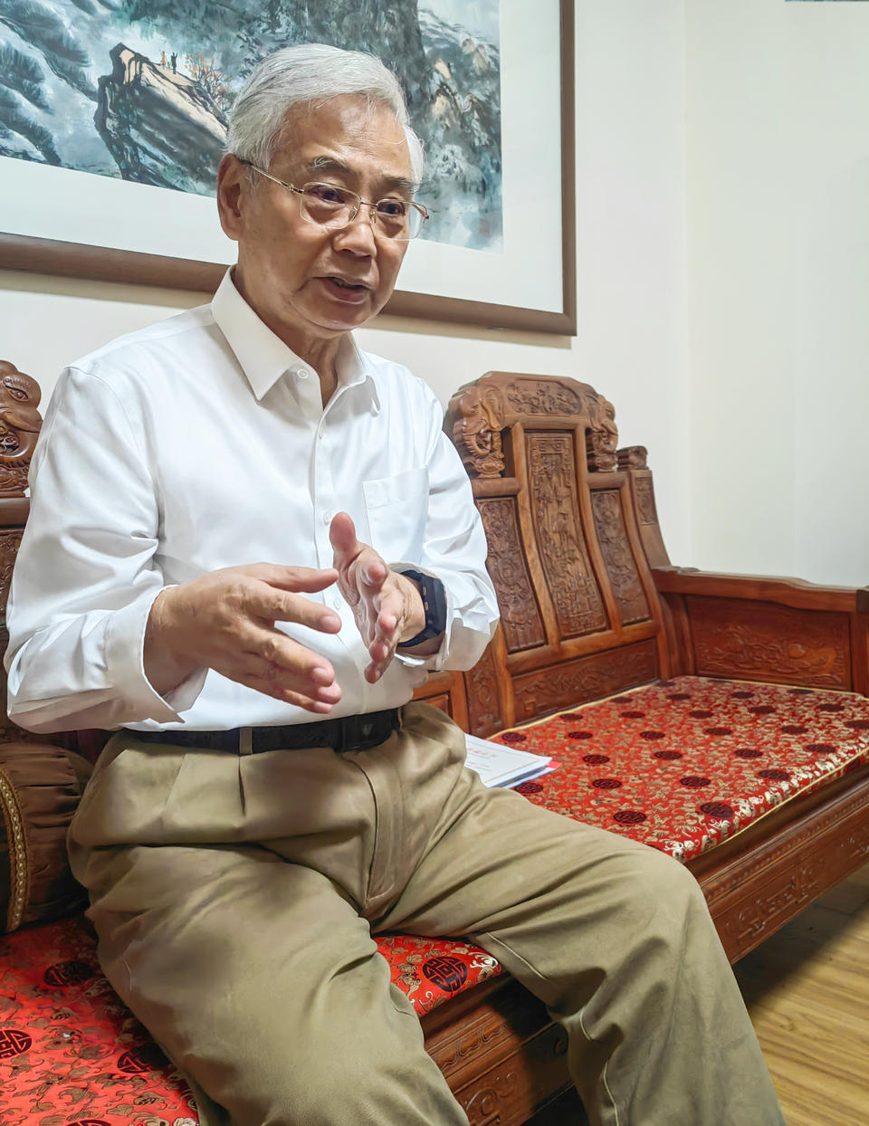 生花妙笔写大爱之书|张仲亭向沿着黄河遇见海大赛捐赠康泰寿长福
