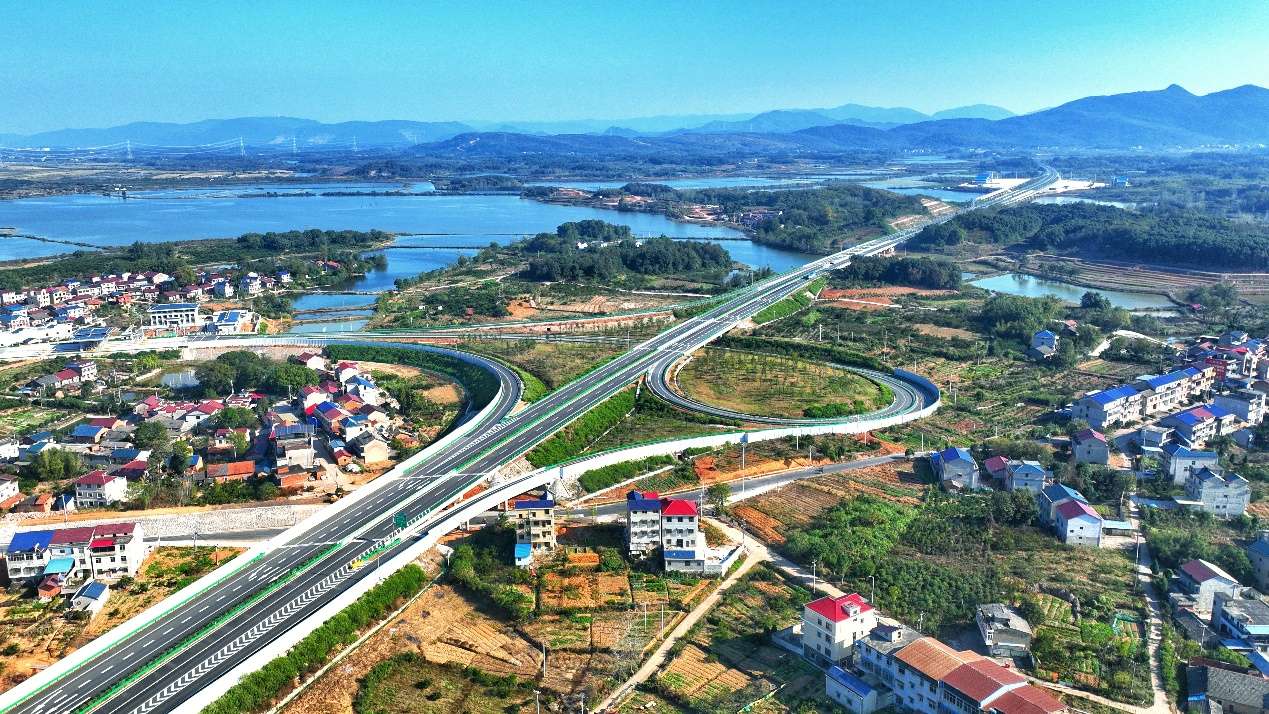湖北武阳高速全线通车 国家公路网建设又绘一笔