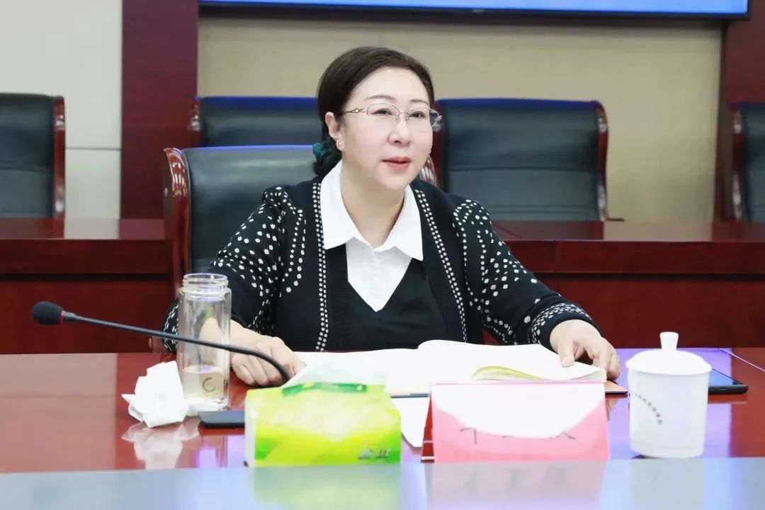 区人力社保局党组成员,副局长李哲参加调研.