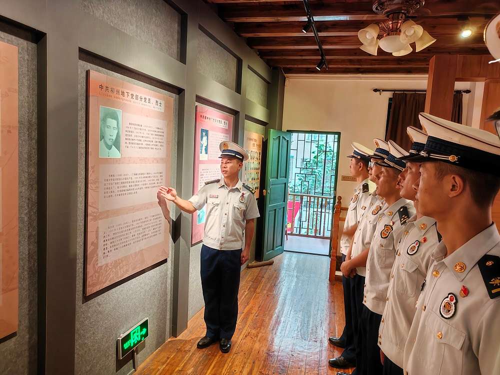 广西柳州市城中区：消防救援大队与特勤站联合开展参观建学活动