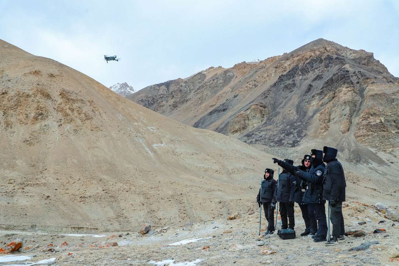 新疆喀什：海拔4300米 巡边踏查保稳定