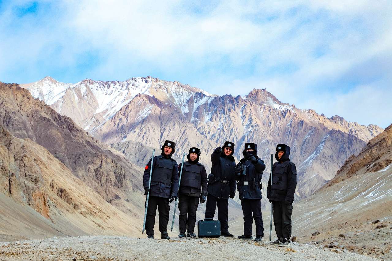 新疆喀什：海拔4300米 巡边踏查保稳定