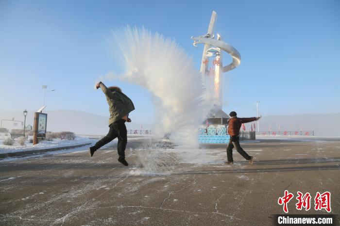 络续3天-40℃以下 “中国最冷小镇”参预“极寒技艺”