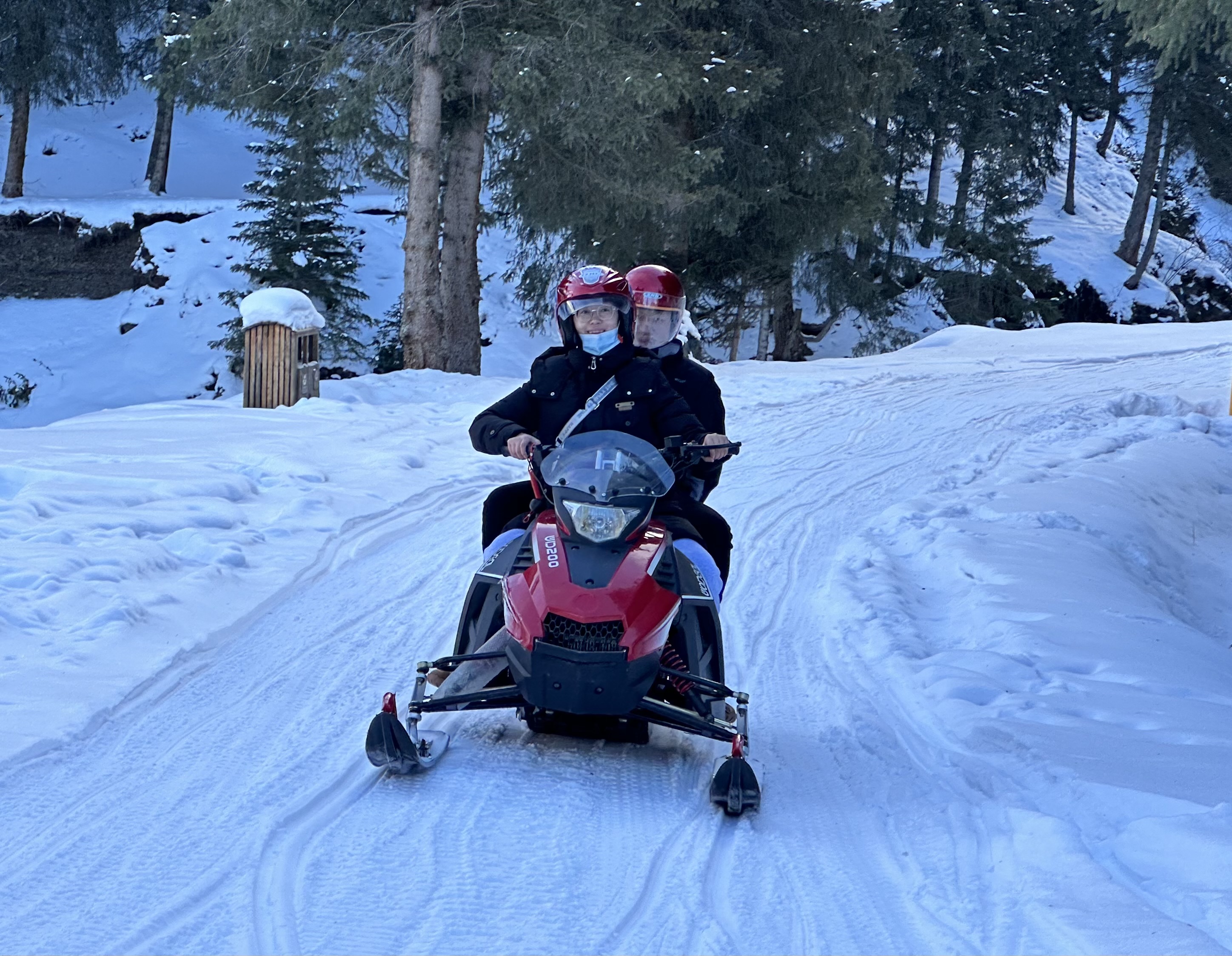 追着雪花看新疆丨冰雪运动激活冬季旅游新动能