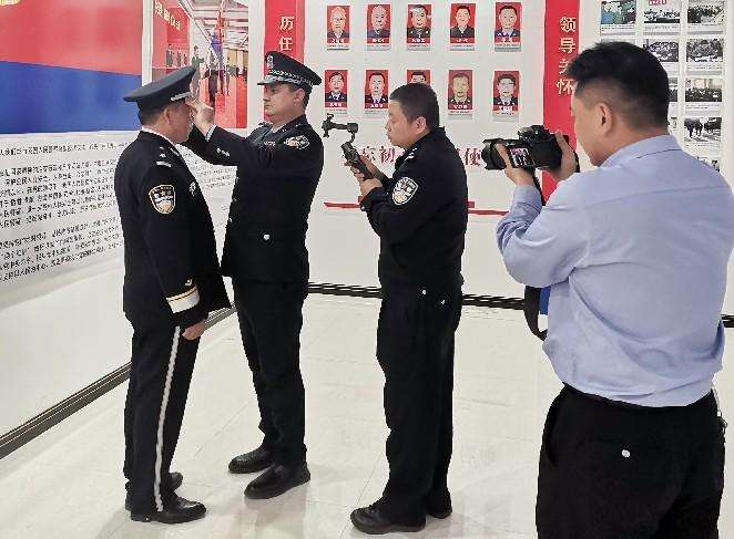 你好，警察节！｜父子警察