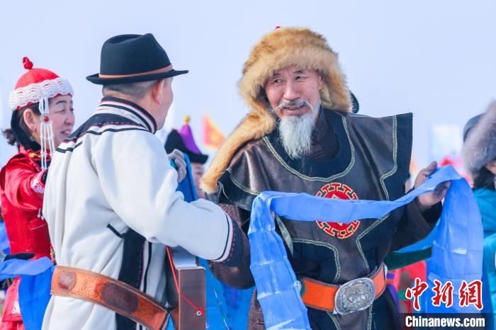 非遗和冰雪梦幻联动 新疆博湖“冷资源” 变“热产业”