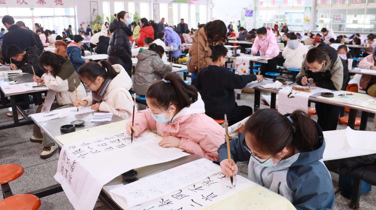 宁夏固原市原州区举办千人群众书画大赛