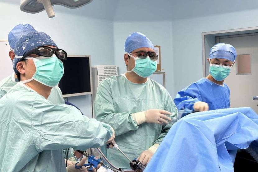 中山大学附属第三医院成功完成两例高难度活体肝移植手术