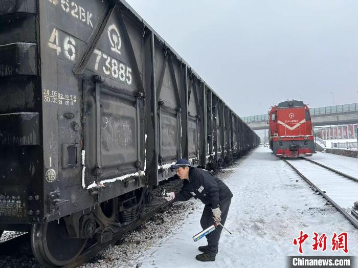 湖南铁路建供给档案调度运力 保障低温冻雨天气电煤运输