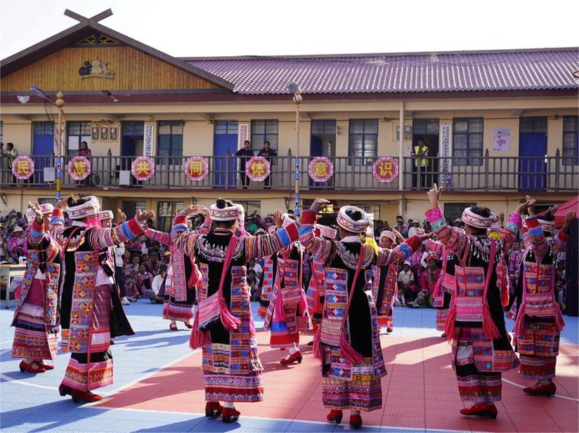 云南西盟：芦笙下的跺脚舞跳出龙年乡村浓浓的民俗年味