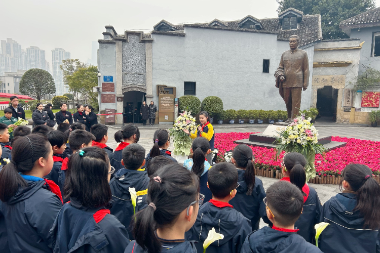 纪念周恩来诞辰126周年，重庆在青少年心中播下红色种子