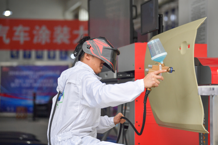 重庆市汽车维修行业职业技能大赛开赛 全市10名汽维工“出线”全国赛