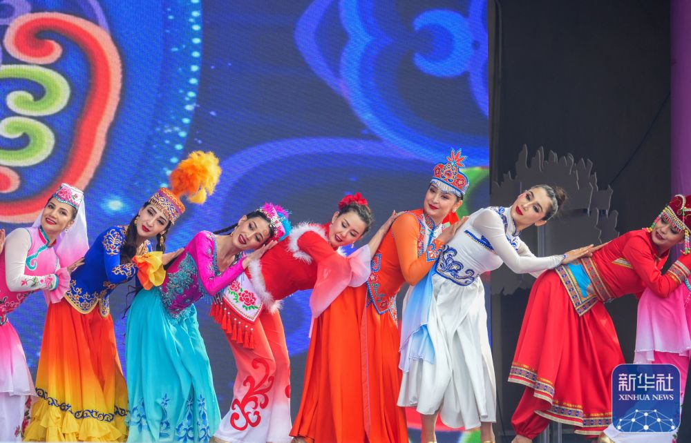 新疆吐鲁番杏花节开幕 新疆吐鲁番杏花节开幕