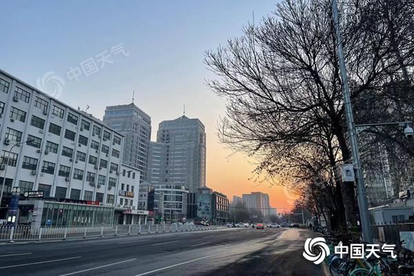 北京今天大风吹袭阵风可达七级局地有扬沙 最高气温升至22℃