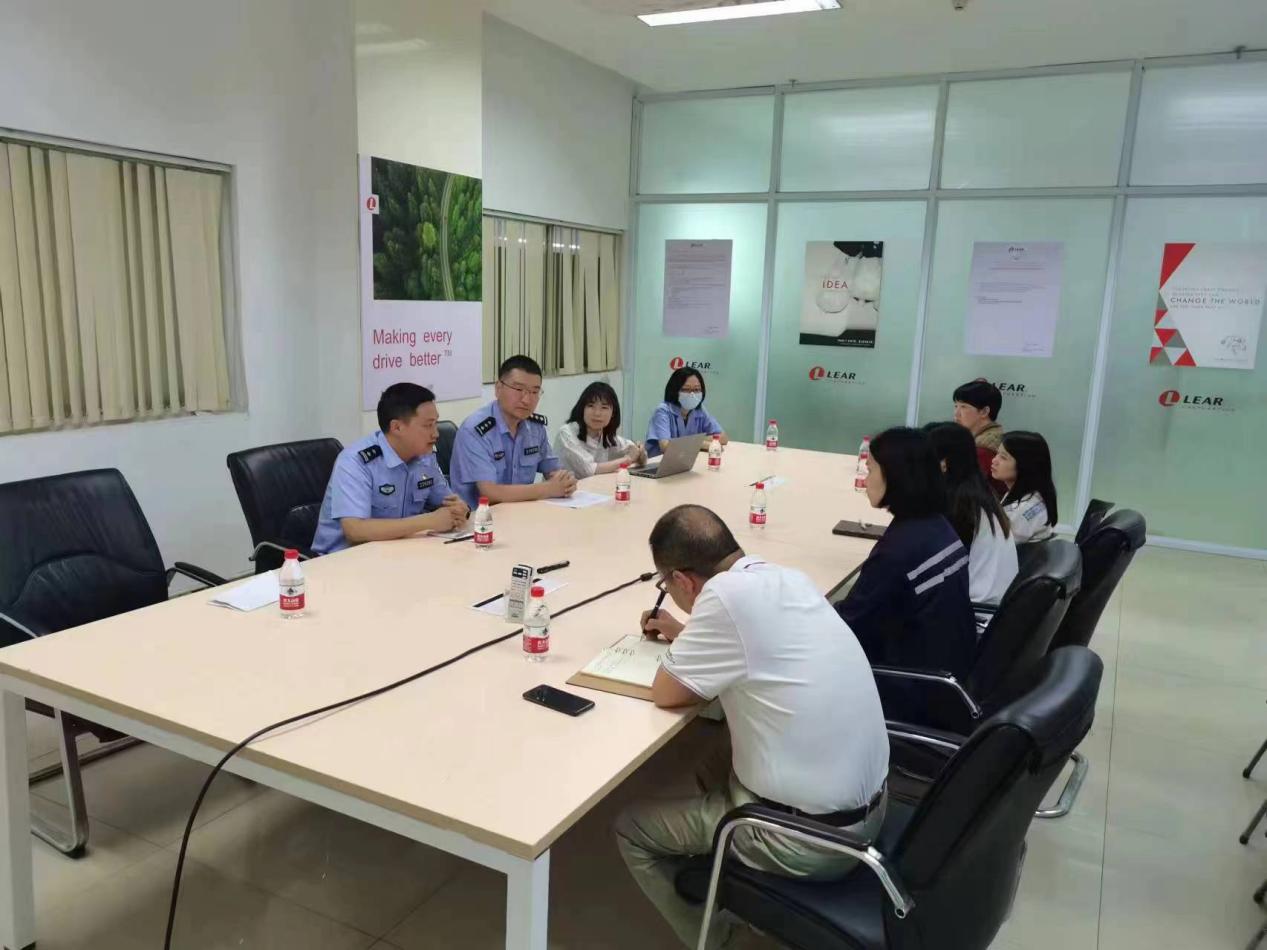 重庆两江：警企联动开展公益直播 共筑反诈防线