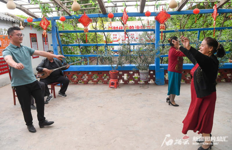 盖孜力克村文化大院：幸福的歌儿唱起来