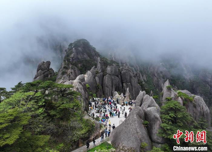 安徽：黄山美景醉游人