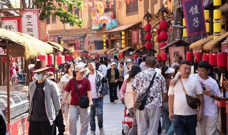 畅游宁夏 悦享生活∣“五一”假期首日，宁夏接待国内游客57.74万人次，旅游花费3.08亿元