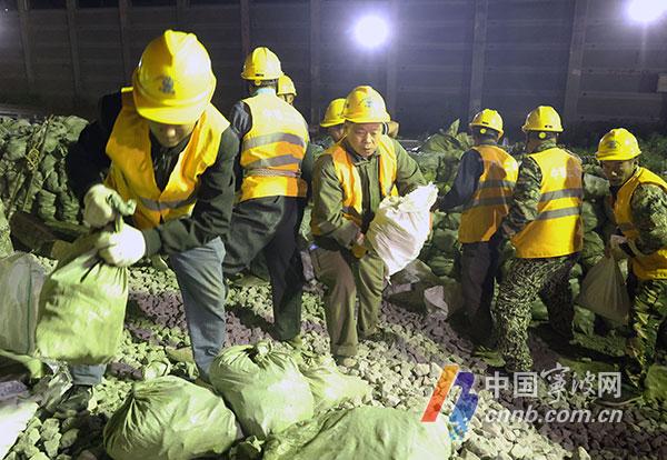 灯火通明！1000余名建设者同时施工