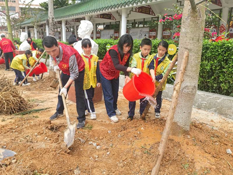 党建引领，共建绿美校园——中山火炬开发区第一小学携手共绘绿美校园新篇章