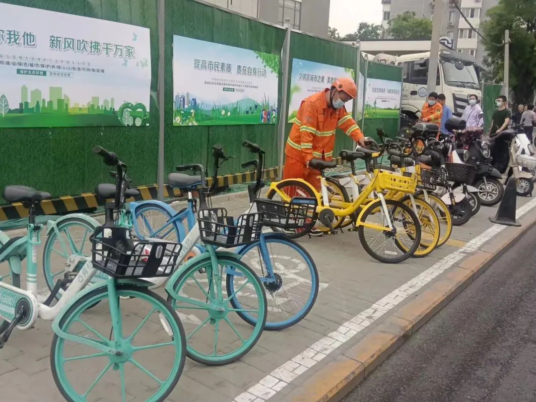 环雅动态丨“五一”环卫守一线，实干诠释劳动美