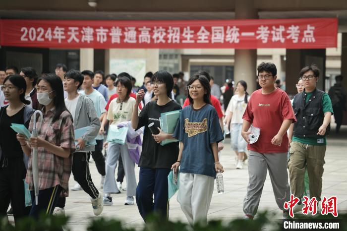 思辨与创新 2024年高考作文展丰富立意