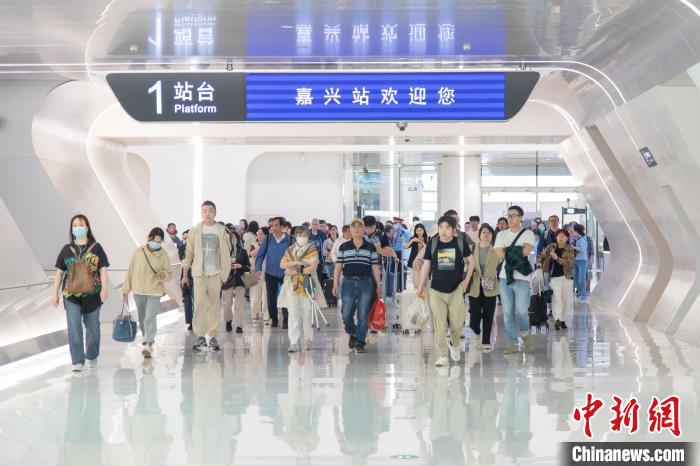 长三角铁路迎端午假期客流最高峰 预计单日发送旅客355万人次