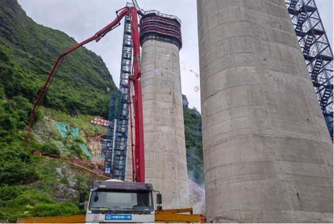 广西崇凭铁路全线桥墩施工完成