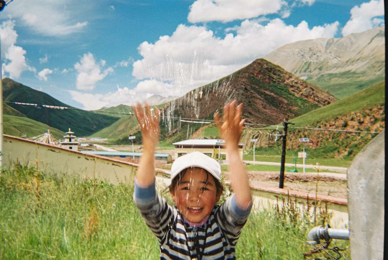 海拔4000米的摄影课 让孩子们看见和被看见