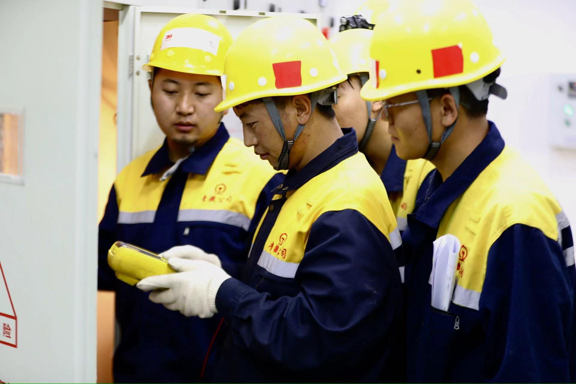 拉林铁路这场集中修“电力十足”!