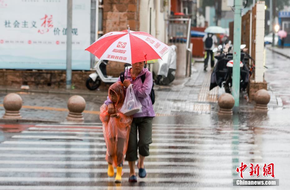 北京迎秋雨 气温下降明显