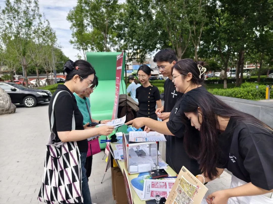 不忘为民初心 携手奋发前行丨西城区责任规划师在《北京市责任规划师制度实施五周年成果展》展区开展快闪活动