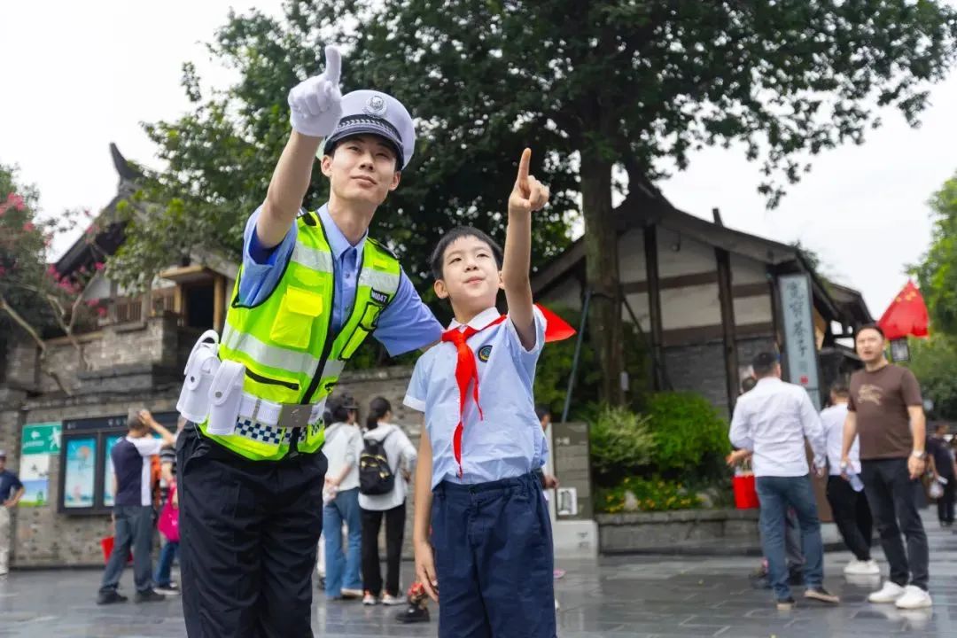 最热目的地全国热榜！成都国庆旅游总收入226.5亿元，接待游客总量2378.9万人次