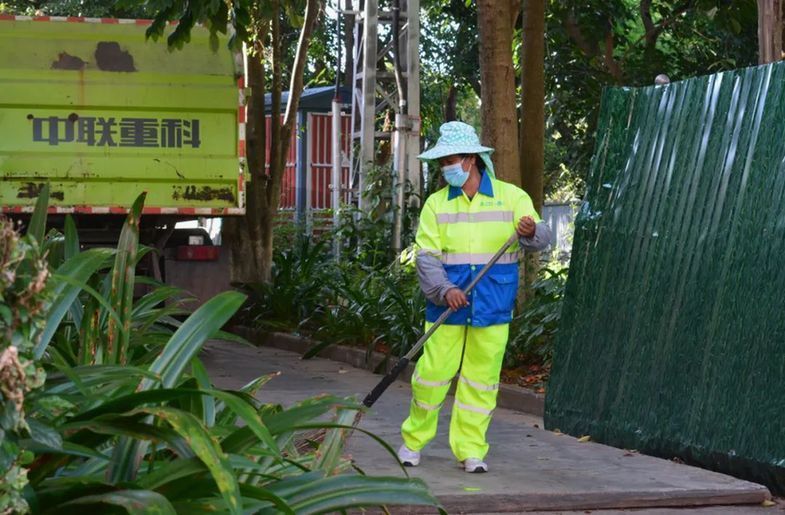 世界环卫日 | 城市“美容师”：用汗水守护城市“颜值”