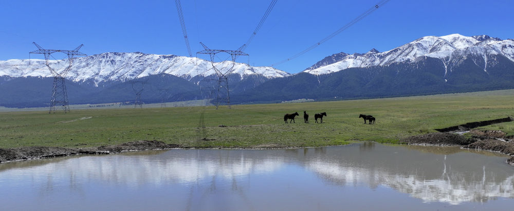 天山南北好“风光”——新疆打造全国能源资源战略保障基地观察