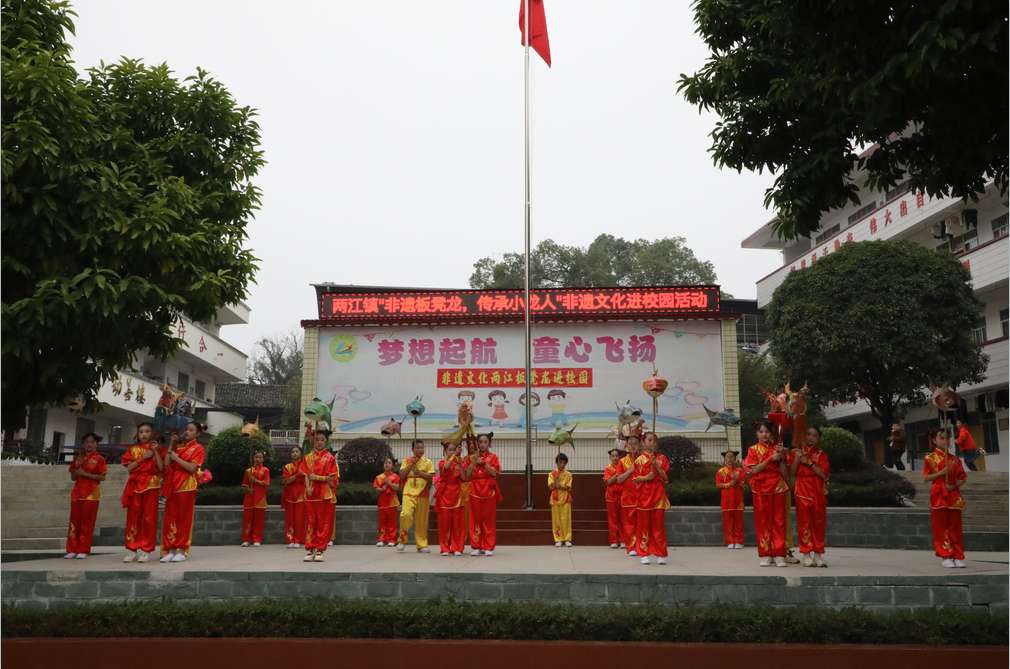 广西桂林市临桂区：非遗“板凳龙”传承“小龙人”