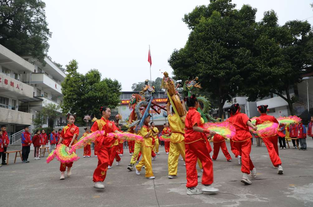 广西桂林市临桂区：非遗“板凳龙”传承“小龙人”