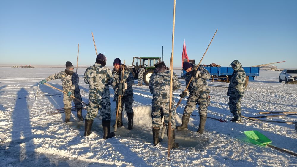 内蒙古达里湖：冰天雪地间感受百年冬捕魅力